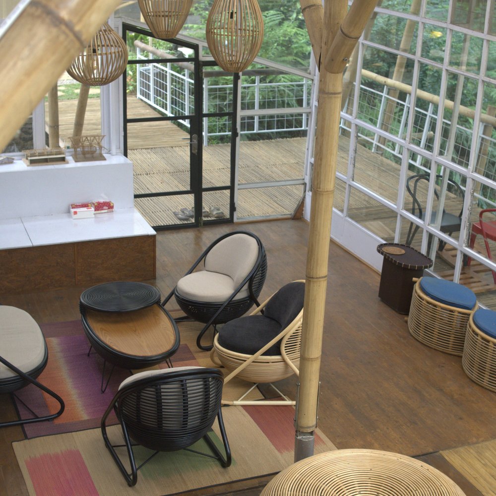 A quiet seating corner with rattan furniture